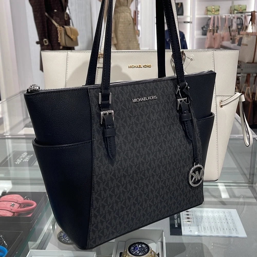 MICHAEL KORS CHARLOTTE LARGE TOP ZIP Tote bag
Black Signature - Picture 2 of 16